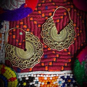 Mándala brass earrings